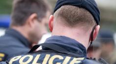 Policie na jihu Čech zasahovala ve škole. Kluk měl ohrožovat spolužáky nožem