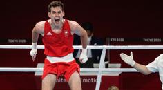 Irský boxer bouřlivě slavil postup, pak si zranil kotník a odstoupil