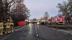 Tragédie u českých hranic. 21letý mladík boural v BMW, dívka v druhém autě zemřela