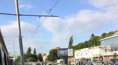 Řidič během záchvatu zapadl na kolejích a zastavil tramvaje