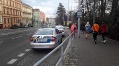 Policisté v Brně hledali muže s pistolí. Už mají podezřelého!