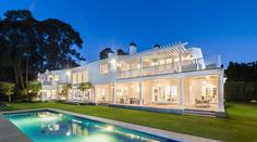 Tohle je luxusní sídlo vysloužilého fotbalisty! Podívejte se dovnitř
