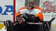 VIDEO: Philadelphii pohřbil kiksem gólman Bryzgalov