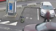 Drsné video z Brna: Opilý muž usnul na parkovišti, řidička ho přejela