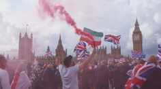 Toto je naše země. Přes sto tisíc Britů protestovalo proti migrantům a vládě