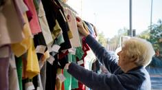 Covid zasáhl i charity. Oblečení není dost, přibylo hovorů na linky důvěry