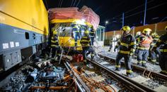 Desítky lidí po srážce vlaků skončily v nemocnicích. Pět je ve středně těžkém stavu