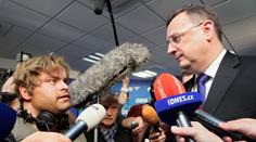 Tykadlový řidič Smetana pronikl v převleku do štábu ODS. Povídal si s Petrem Nečasem