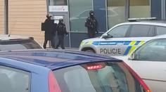 V kladenské nemocnici muž vyhrožoval zbraní. Sám se pak přihlásil policii