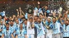 Bláznivý zápas v argentinském poháru. Rozhodčí rozdal 11 červených karet