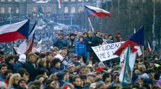 Demonstrace, oslavy i živé vysílání! Co se bude o víkendu dít? PŘEHLED
