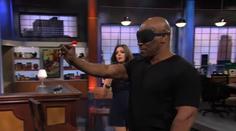 Koordinace ruky a oka? Mike Tyson ukázal, že stačí přesná pravačka