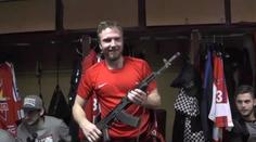 Kalašnikov pro nejlepšího hráče! Snad nás nezastřelí, vtipkují hráči