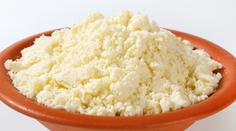 Do českých obchodů se dostal sýr s nebezpečnou bakterií. V žádném případě ho nejezte