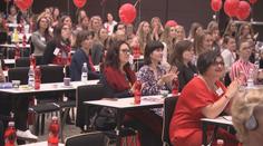 V Praze začala konference za rovnost platů. Ženy za stejnou práci stále berou méně peněz
