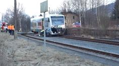 Vlak plný dětí havaroval. Rodiče na nádraží čekali marně