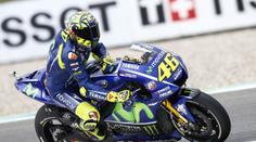 Rossi po roce slaví vítězství! Abraham vyrovnal nejlepší závod