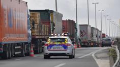 Český řidič skončil ve Francii ve vazbě, v autě měl uprchlíka
