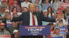 Trumpovu kampaň napadli íránští hackeři, tvrdí FBI