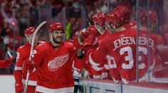 Gól, nahrávka, narozeniny a pivo za odměnu! Frk je v NHL raritou