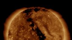 Sluneční vítr z koronální díry vyvolá na Zemi geomagnetickou bouři