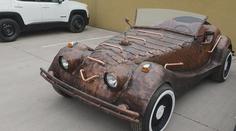 Tohle auto nenajdete jinde na světě! Je z kovového odpadu
