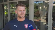 Ve tři ráno na telefonu, cesty s policejní eskortou. Češi odhalili zákulisí příprav na MS