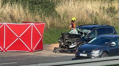 Při nehodě na D8 zemřel jeden člověk. Provoz na dálnici brzdily dlouhé kolony