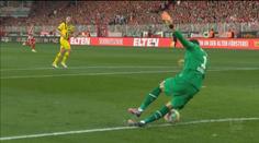Gólman Dortmundu předvedl neuvěřitelný kiks. Borussia opět padla