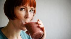 Obchody stahují ovocný nápoj. Nepijte ho, hrozí po něm nevolnosti i zažívací potíže