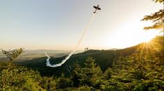 Pilot Šonka řádil na Dolní Moravě. Podletěl nejdelší visutý most na světě