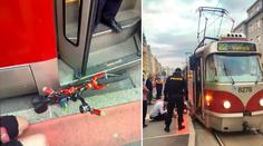 Chlapec na odrážedle spadl pod tramvaj! Museli ho vyprostit