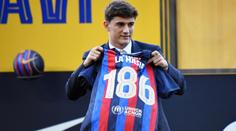 Velký talent Barcelony hitem internetu. O jeho srdce usilovala neznámá kráska