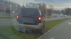 Auto ujelo od benzinky bez placení. Policie po dramatické honičce zadržela čtyři lidi