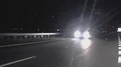 Na dálnici D11 se řítilo auto protisměrem. Policisté pátrají po jeho řidiči