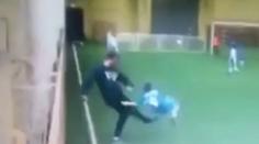 VIDEO: Dril malých ruských fotbalistů. Ten trenér je blázen!