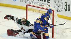 Vejmelka při premiéře v NHL zářil. Arizona padla až po nájezdech