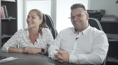 Utajený šéf: Žena si myslela, že žádost o ruku je jen naoko. Šéf si nechal piercing