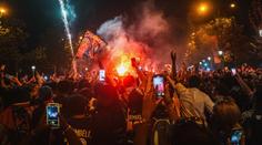 790 zatčených a 2 mrtví. Oslavy fanoušků PSG se nechutně zvrhly
