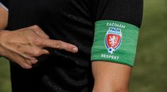 Brzké konce rozhodčích chce FAČR řešit kampaní. Nováčkům dá speciální pásky