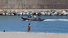 Hororová dovolená: Před turisty vytáhli z vody mrtvého migranta