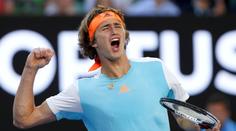 Až moc bouřlivá oslava: Zverev vyděsil podavače míčků