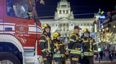 Silvestr v Česku: Pyrotechnika navzdory zákazům, hasiči měli stovky výjezdů