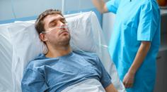Odhalili nový symptom koronaviru! Přichází dřív než kašel a horečka