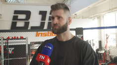 Trhlina Procházkova boje. O vstupenky není zájem, bude poloprázdno?