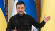 Ukrajinské drony zapálily ruskou rafinerii. Nejrychlejší sankce, chválí si Zelenskyj