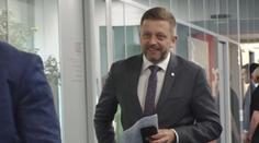 Policisté a hasiči se letos vyšších platů nedočkají. Rakušan chce dál jednat