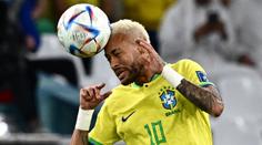 Fotbal bez hlaviček? Další studie ukázala, že hlavičkování způsobuje problémy