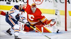 Oilers po dramatické bitvě urvali postup. Nečas asistoval u výhry Caroliny