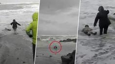 Jak tohle mohli přežít? Starší pár smetly obří vlny Atlantiku